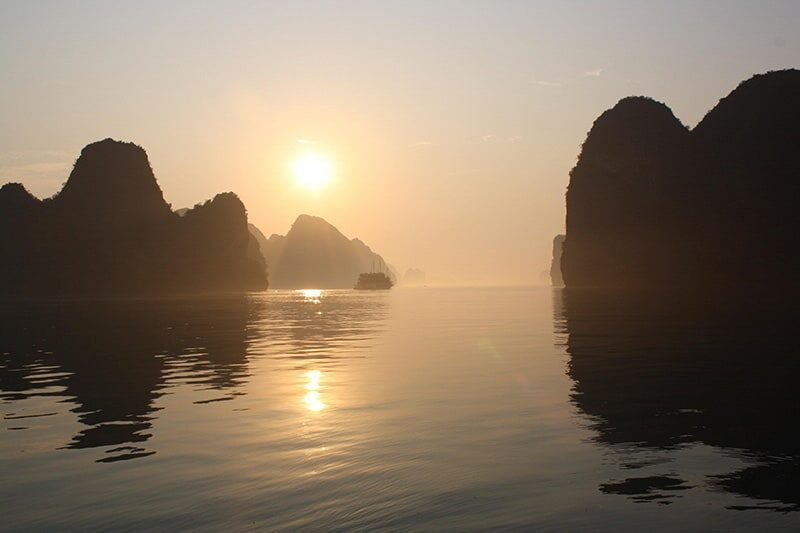 imagem da Baía de Ha Long Vietnã