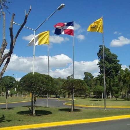 Santiago Pontifícia Universidade Católica Madre y Maestra Santiago Pontifícia Universidade Católica Madre y Maestra