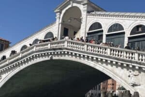 veneza ponte rialto credits zaffiro viagens