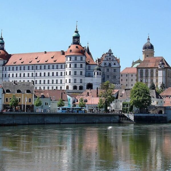 Neuburg an der Donau - Schloss - Foto: H.Helmlechner