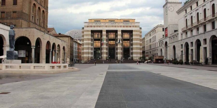 Brescia Piazza Vittoria