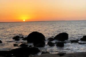 ilha grande de santa isabel pedra do sal foto: joao paulo zanatta