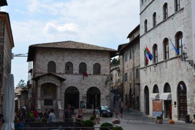 Assisi - Piazza del Comune - Foto: Richard Mortel