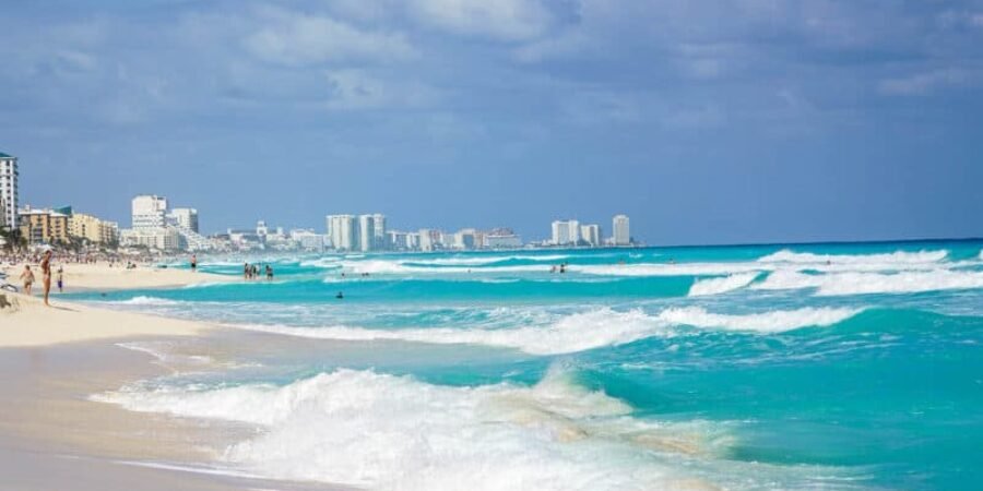 Cancún, inúmeros resorts e vida noturna no Caribe
