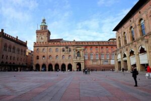 Bologna - PIazza Maggiore Palazzo d'Accursio - Foto: Rosapicci