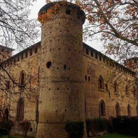 Grazzano Visconti (Piacenza) Grazzano Visconti (Piacenza)