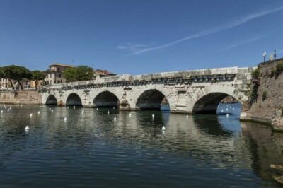 Rimini - Ponte di Tiberio - Foto: divulgação