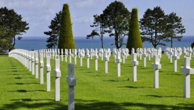 military cemetery omaha beach normandy foto french side travel