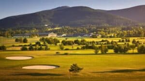 Jogue golfe rodeado de história na Tchéquia