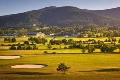 Jogue golfe rodeado de história na Tchéquia