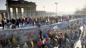 Berlim comemora 35 anos da queda do Muro de Berlim