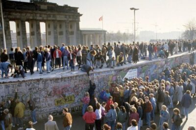 Berlim comemora 35 anos da queda do Muro de Berlim