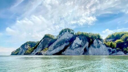 visitdenmark 1 moen cliffs from water foto sascha bendix