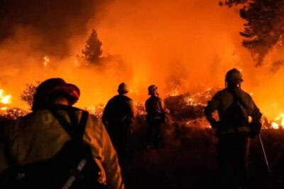 los angeles wildfire credits fmt (ap pic)