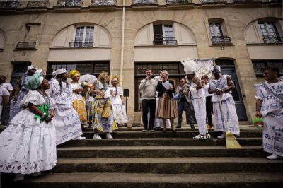 marcelo freixo, presidente da embratur, participa de cerimônia de lavagem de escadarias do local onde ocorreu a galeria visit brasil em paris (foto renato vazembratur)