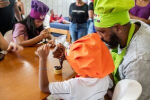 oficinas de chocolate fazem a alegria dos hóspedes divulgação sesc rj