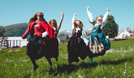 2 – The bunad – Norway’s traditional costume – Credits Visit Norway.jpg 2 the bunad – norway's traditional costume credits visit norway