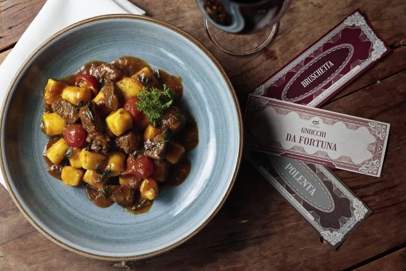 a tradição do nhoque da fortuna que atrai prosperidade