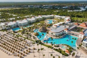 panorâmica aérea do paradisus palma real golf & spa resort, em punta cana, na república dominicana © copyright