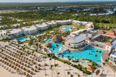 panorâmica aérea do paradisus palma real golf & spa resort, em punta cana, na república dominicana © copyright