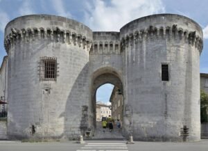 porte saint jacques cognac frança credits wolfgang