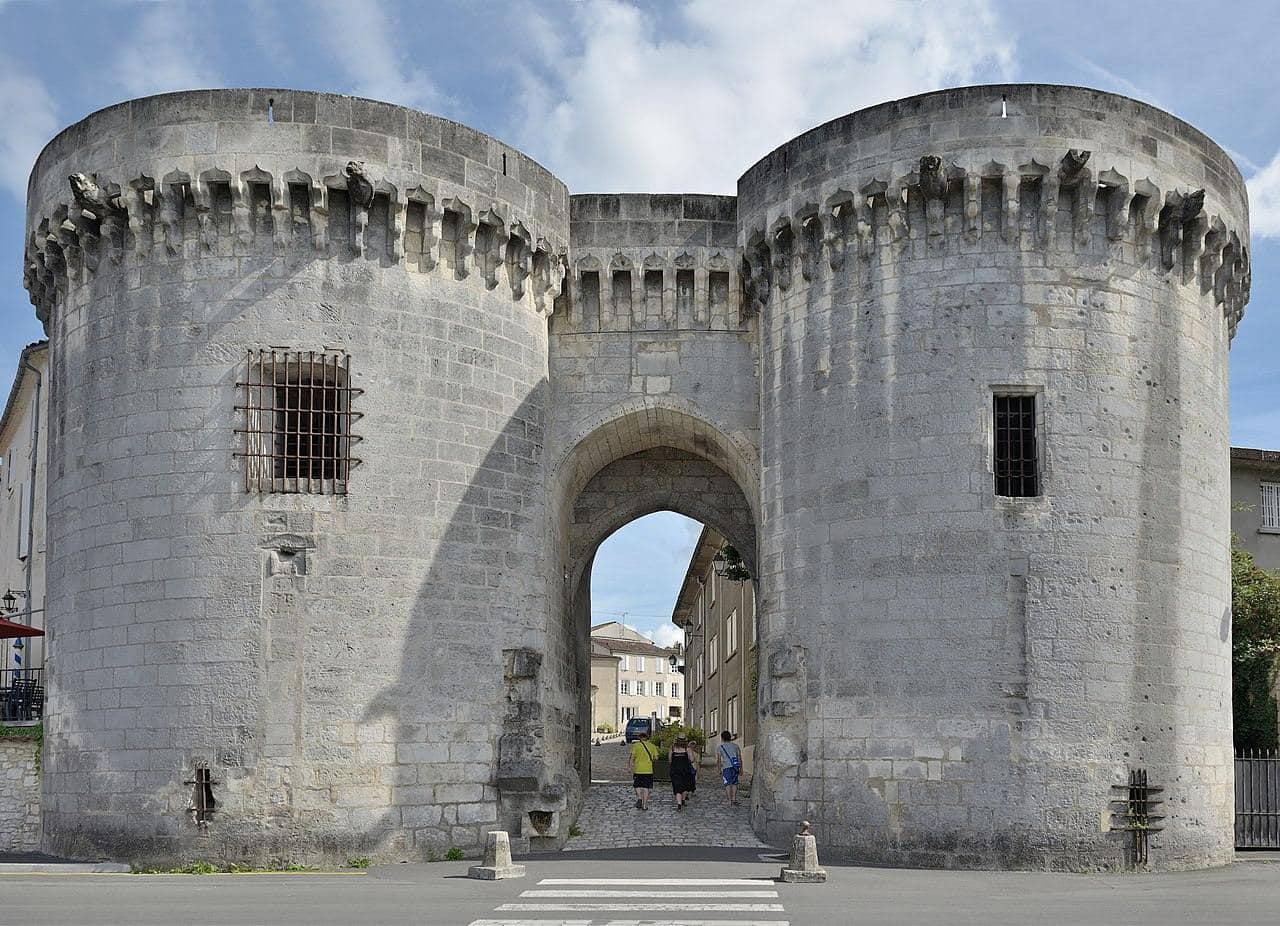 porte saint jacques cognac frança credits wolfgang