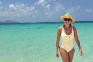 apresentadora daniela filomeno na caribenha anguilla (foto arquivo pessoalcnn brasil)