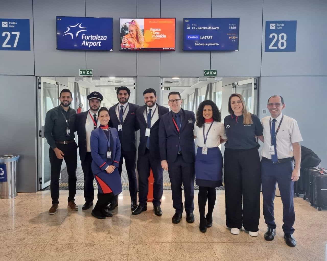 tripulação do voo inaugural fortaleza juazeiro do norte da latam divulgação latam