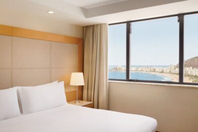 Hilton Copacabana e Hilton Barra celebram