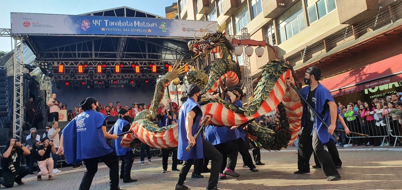 Dança do Dragão de Nagasaki. Crédito Grupo Nagasaki Jya Odori dança do dragão de nagasaki. crédito grupo nagasaki jya odori