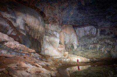 gruta do janelão parque nacional cavernas do peruaçu (mg) foto diego bento