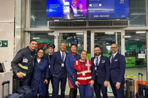 tripulação e equipe do voo inaugural são paulocongonhas aracaju da latam que decolou neste sábado, 28 de junho (divulgação latam)
