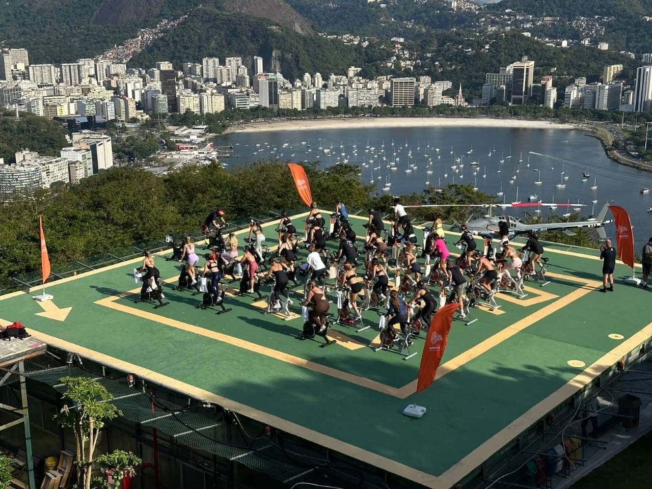 heliponto do parque bondinho foi palco de aulas de spinning. foto parque bondinho pão de açúcar®