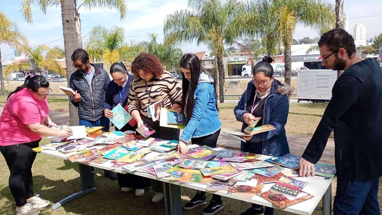 doação de livros 11 feiras gratuitas para renovar a sua estante em são paulo