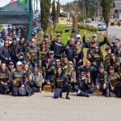 integrantes do grupo mototerapia, de campinas (sp) que compareceu em peso ao monte verde bike fest credits move