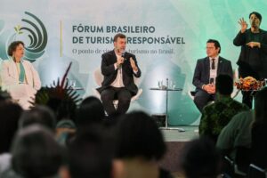 marcelo freixo, presidente da embratur evidenciou que a agência promove ações de sustentabilidade e de turismo responsável dentro e fora de casa (foto renato vaz embratur