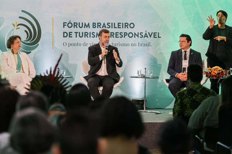 marcelo freixo, presidente da embratur evidenciou que a agência promove ações de sustentabilidade e de turismo responsável dentro e fora de casa (foto renato vaz embratur