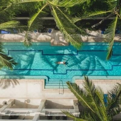 a piscina do the seagate hotel. crédito da foto the seagate.