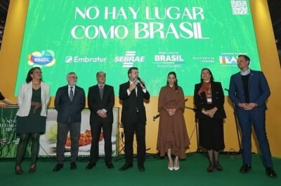 SuoViaggio, promoção de turismo Brasil, evento oficial com autoridades e representantes do setor de viagens e turismo no Brasil, destacando destinos e estratégias de divulgação na feira de turismo.