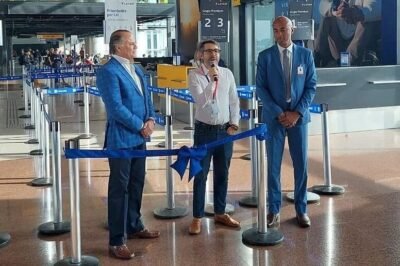 cláudio ferreira (gru aiport), marcus campos (latam) e luiz sobrinho (investsp) inauguram nova rota guarulhos córdoba da latam (divulgação latam) cláudio ferreira (gru aiport), marcus campos (latam) e luiz sobrinho (investsp) inauguram nova rota guarulhos córdoba da latam (divulgação latam)