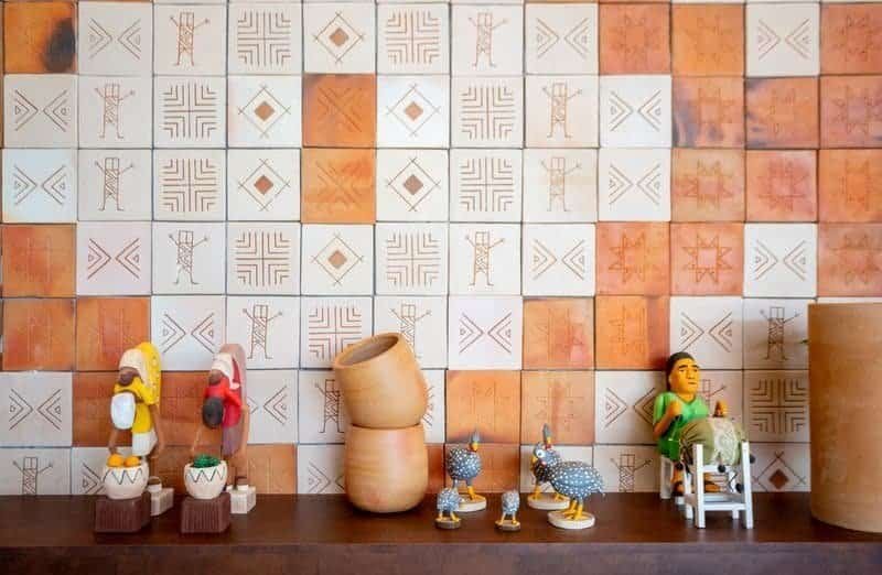 painel criado pelo artista visual e arquiteto gualberto jr