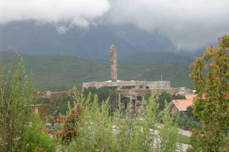 Jade Dragon Snow Mountain - Credits ZAffiro Viagens Jade Dragon Snow Mountain - Credits ZAffiro Viagens