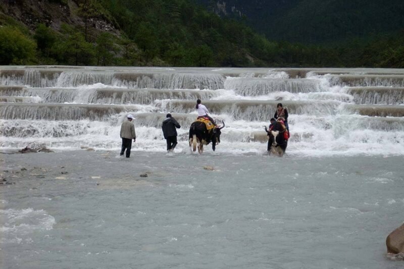 Jade Dragon Snow Mountain White Water River - Credits ZAffiro Viagens