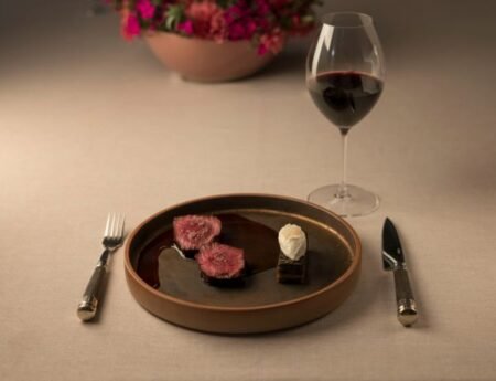 3 no jantar do botanique, flavia apresentará um menu autoral que une o terroir andino à filosofia de bem estar e natureza da serra da mantiqueira. foto suzana balbo winery