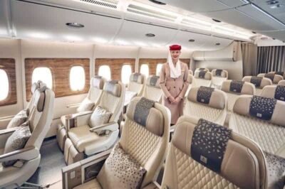 emirates expande oferta de premium economy para novas cidades