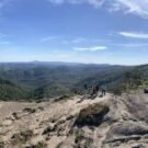 passeio até a pedra redonda proporciona vista deslumbrante e é atração oferecida pela agência explore monte verde