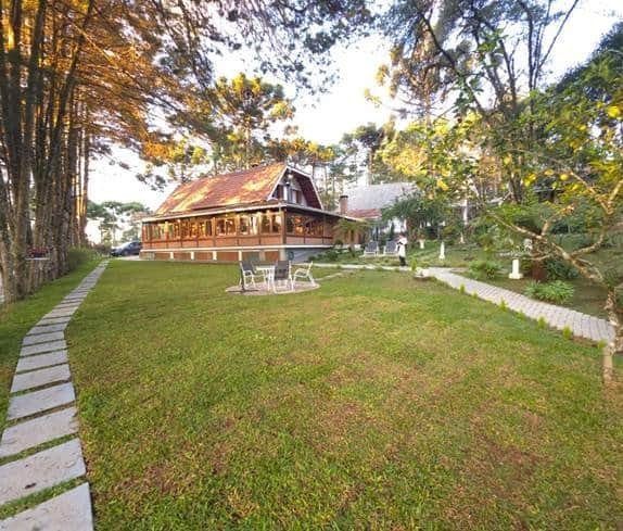 espaço da pousada suíça mineira onde ocorrerá a edição de monte verde do evento mesa para 100