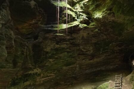 As grutas de Ibitipoca As grutas de Ibitipoca