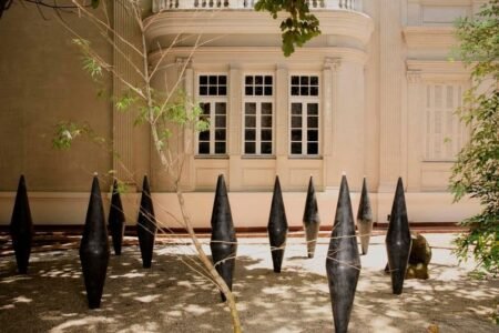 Janaina Torres Galeria apresenta projeto solo de Vivi Rosa